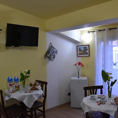 B&B La Casa Di Luigi Giardini Naxos Bagian luar foto