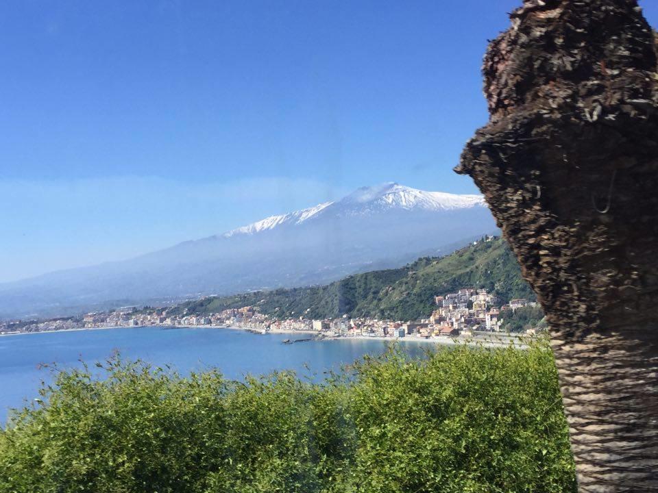 B&B La Casa Di Luigi Giardini Naxos Bagian luar foto