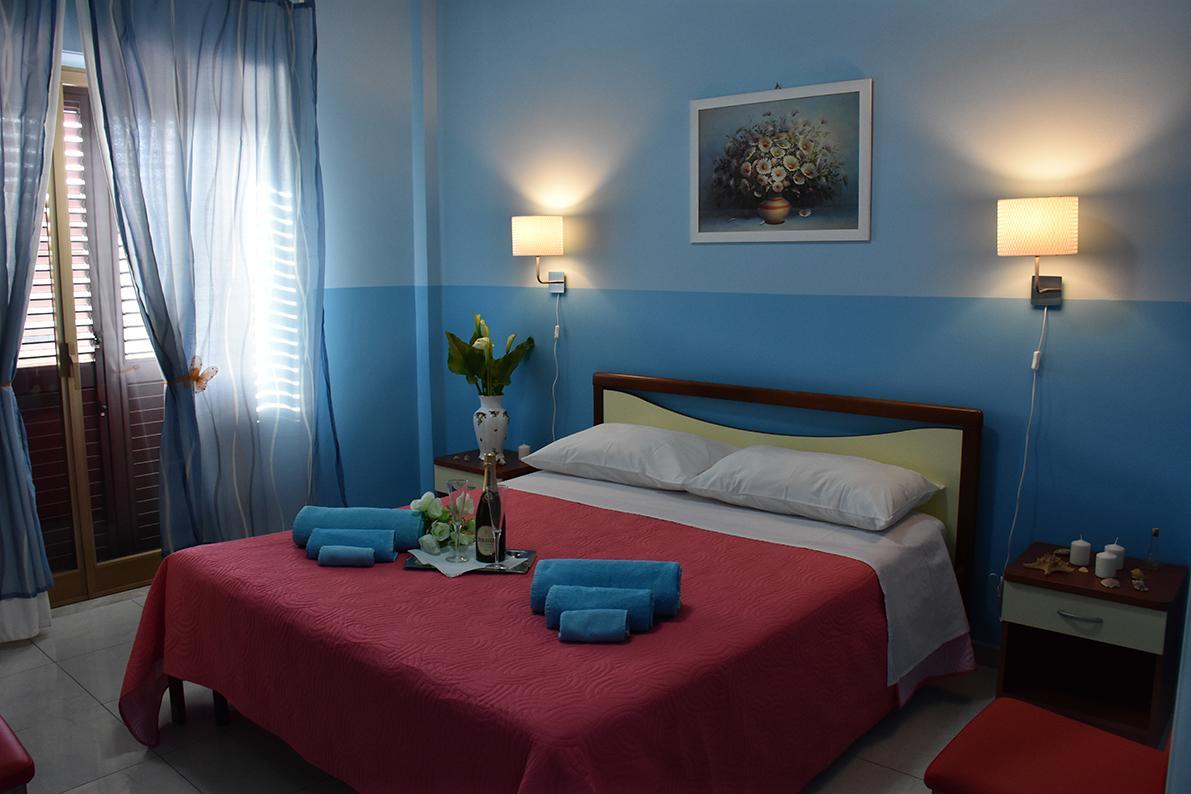 B&B La Casa Di Luigi Giardini Naxos Bagian luar foto