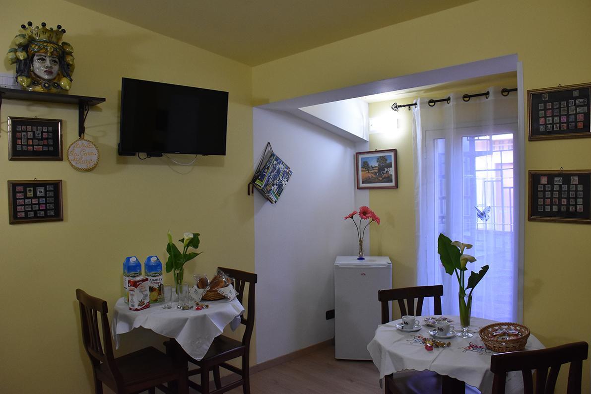 B&B La Casa Di Luigi Giardini Naxos Bagian luar foto