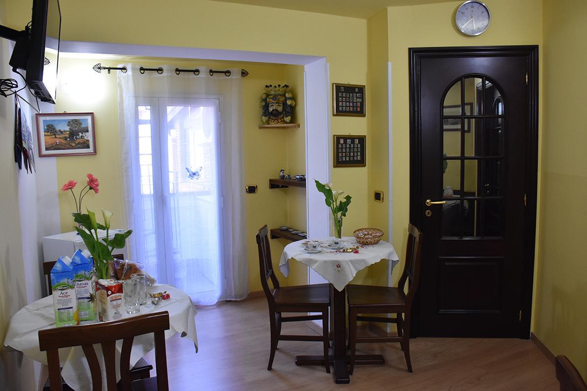 B&B La Casa Di Luigi Giardini Naxos Bagian luar foto